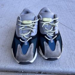 Kids Yeezy 700 Size 11K 
