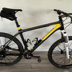 Focus Raven 4.0 2X Carbon 27.5 hard Tail MTB