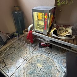 Mini Fridge 