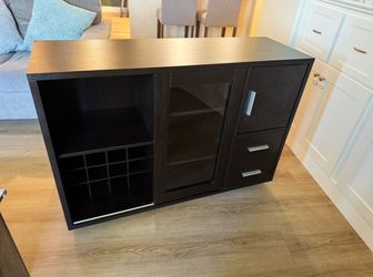 Wine cabinet