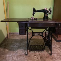 Singer Sewing Machine