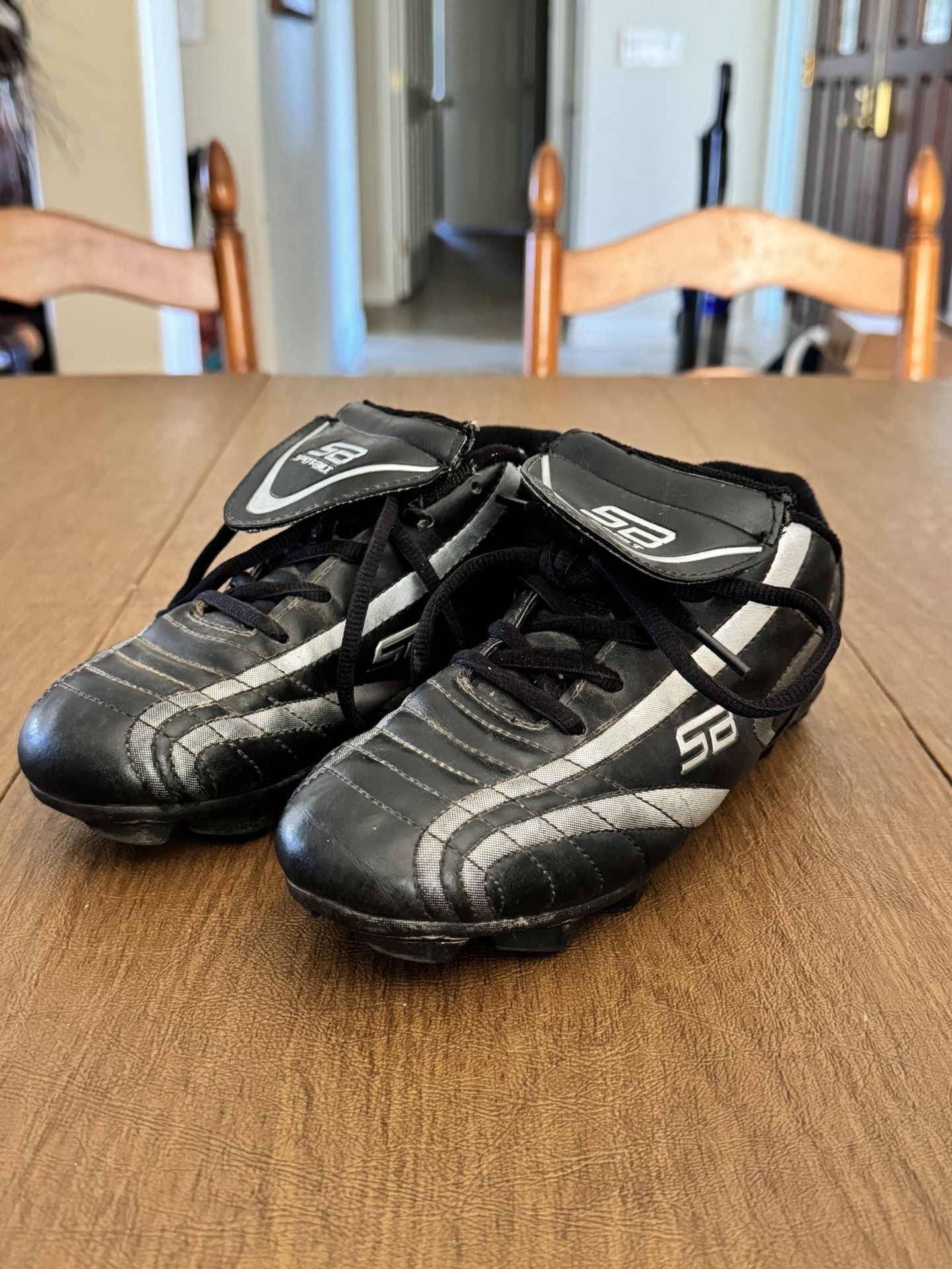 Spot Bilt Baseball Cleats Youth Size 4 Black
