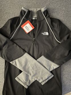 The North Face Women’s Black Gray 1/4 zip Small