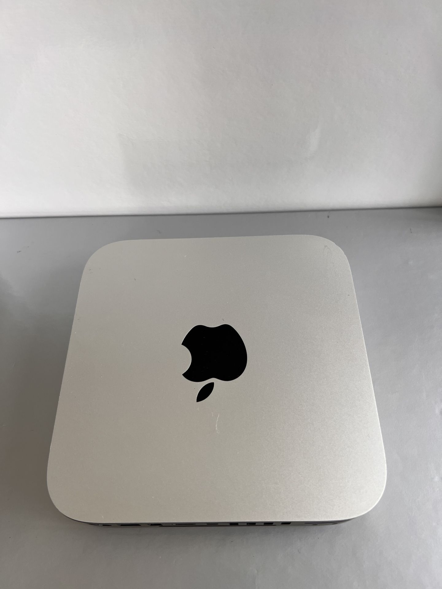 Apple Mac Mini A1347 Intel i5 500GB HDD 8GB RAM MacOS 10.12 High Sierra Desktop Computer - $69  Apple production desktop with lots of apps.    Minor s