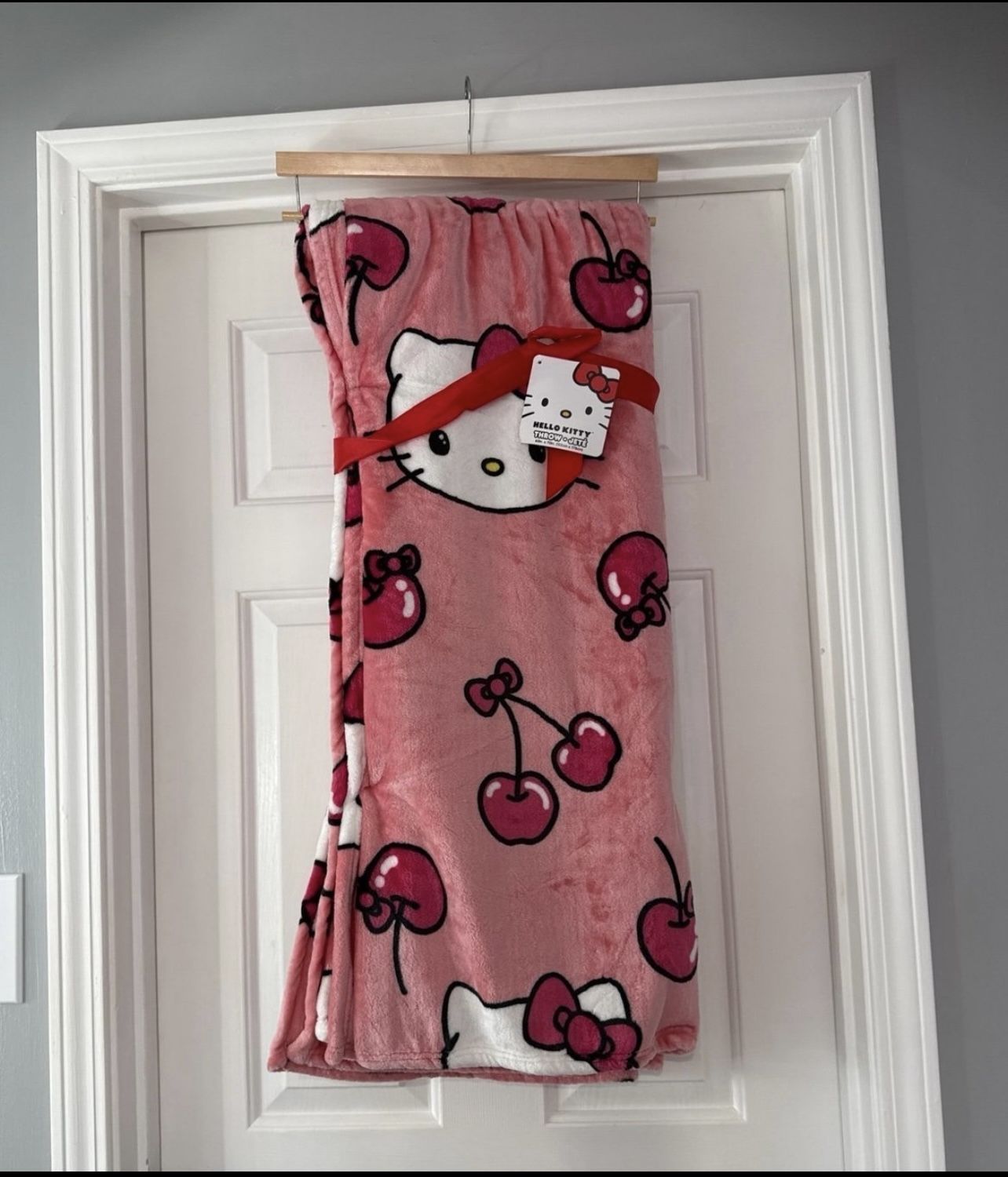 Hello Kitty Cherry blanket