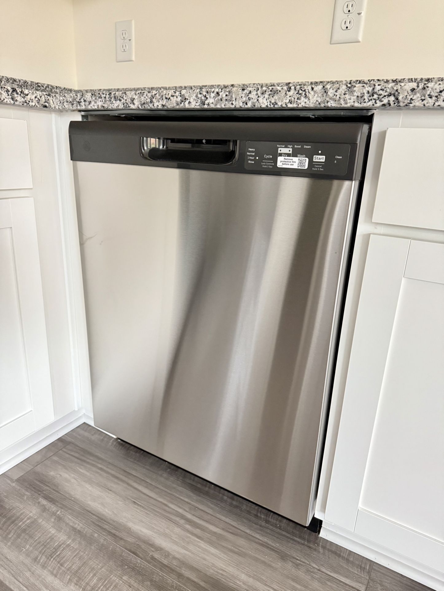 NEW Dishwasher GE Model GDF510PSRSS Front Controls