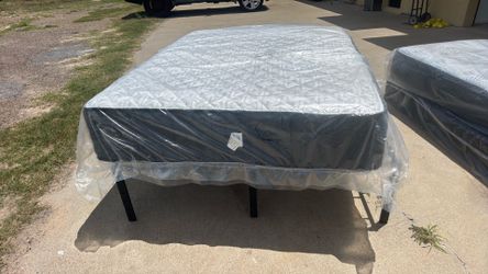 Queen mattress double side (doble lado)$39 down