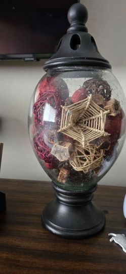 Decorative Glass Apothecary Jar with Potpourri