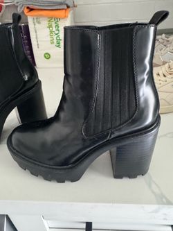 Boots black Zara size 6.5-7