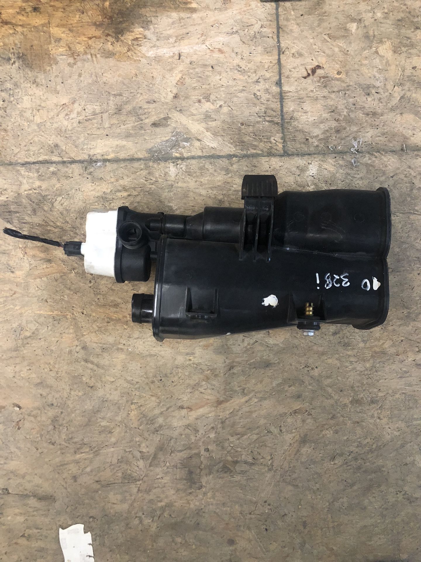 BMW Carbon Canister With DMTL Pump