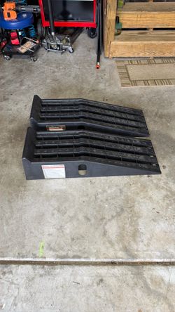 Pittsburgh 6500lb Portable Ramps