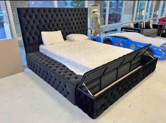 Cama Queen Size. Ready For Pickup 