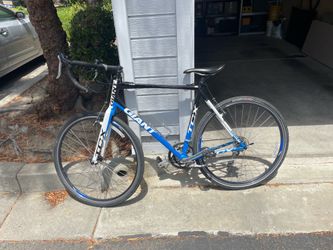 2010 Giant TCX Cyclocross clean and recently worked on.