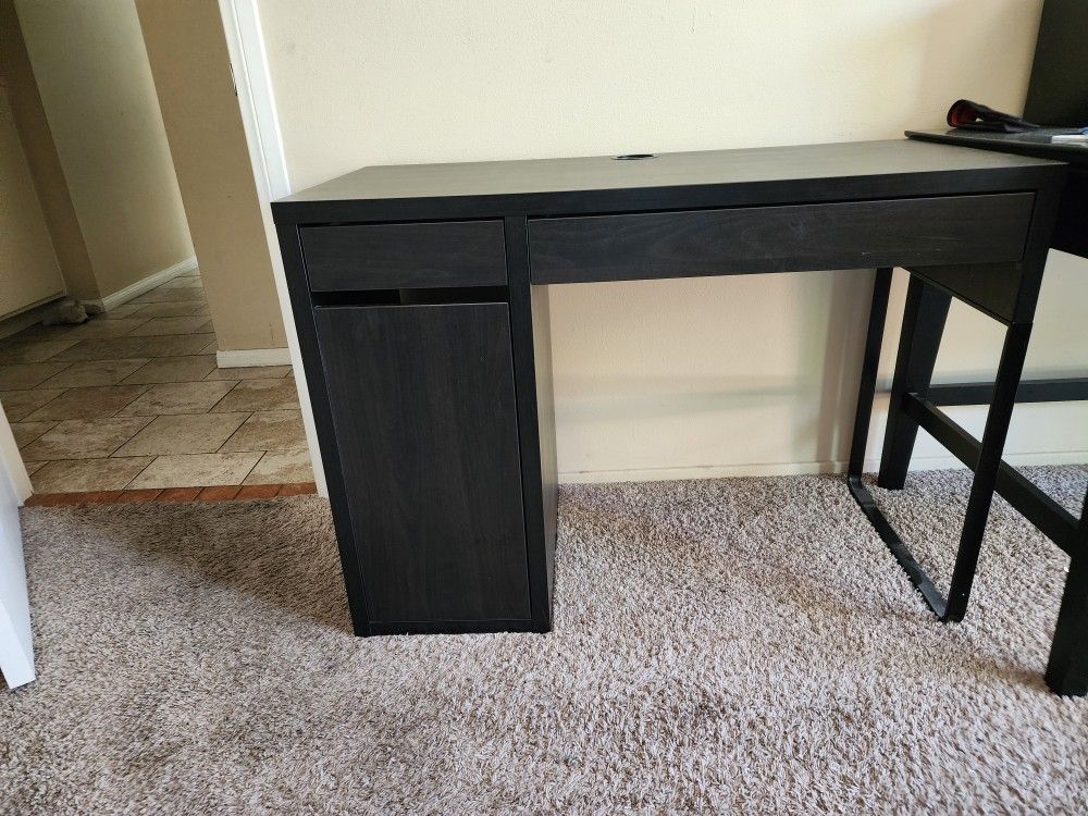Ikea Micke Black-brown desk 41 3/8x19 5/8 "