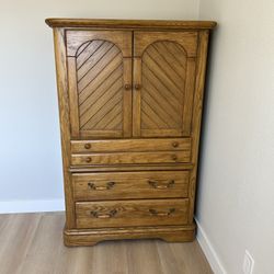 Beautiful Solid Wood Bedroom Dresser Cabinet Furniture