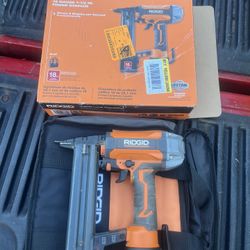 Rigid 18 gauge one and a half inch finish stapler