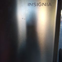 Insignia Refrigerator 