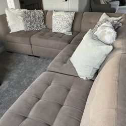Macys Modular Sectional Excellent Condition 