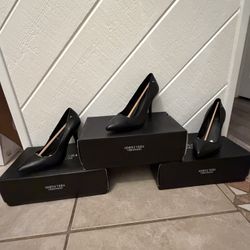 Vera Wang Black Pumps