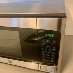 GE Stainless Steel Microwave Oven | 1.1 Cubic Feet Capacity, 950 Watts - New (Open box)