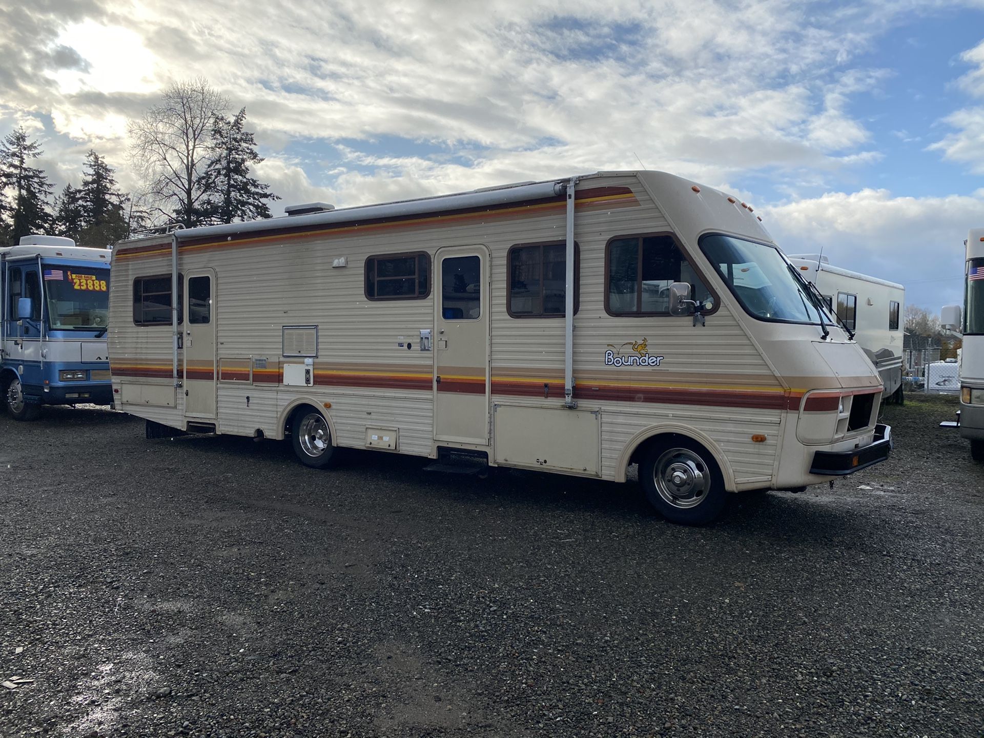 1986 fleetwood bounder 36ft for Sale in WA OfferUp