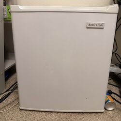 Arctic Fresh Mini Fridge