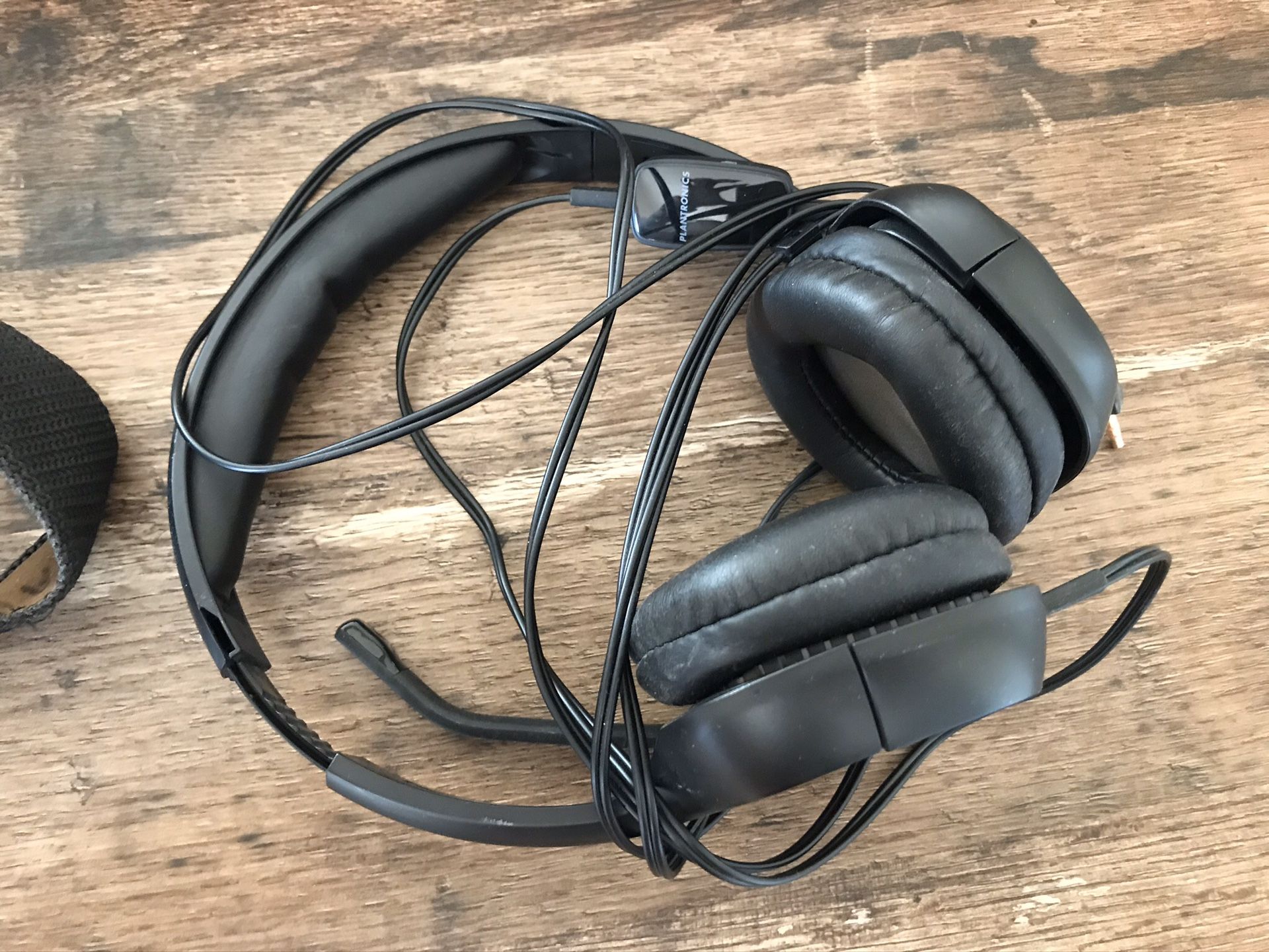 Plantronics gaming headphones