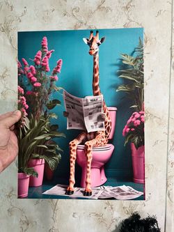 Quirky giraffe art