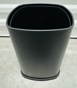 NEW 2.1 Gallon Small Trash Can Wastebasket - Black Stainless Steel Bathroom - $10