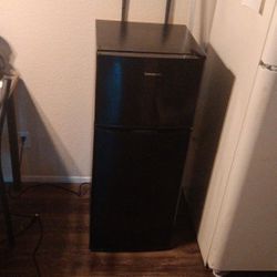 Bangson Mini Fridge/Freezer