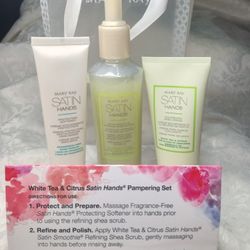Mary Kay Satin Hands Set
