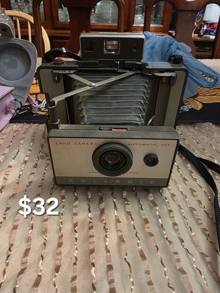 Vintage Polaroid Land Camera Automativ 103 $32
Pick up in Harlingen, I live near Walmart
Antiques, Telephone, Flags & Collectables