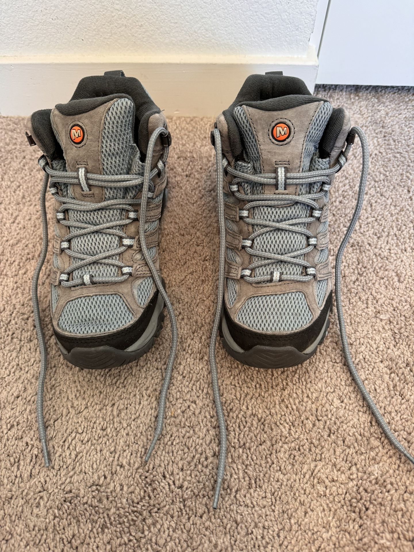 Merrell Women’s Moab 3 Mid Waterproof Hiking Boot