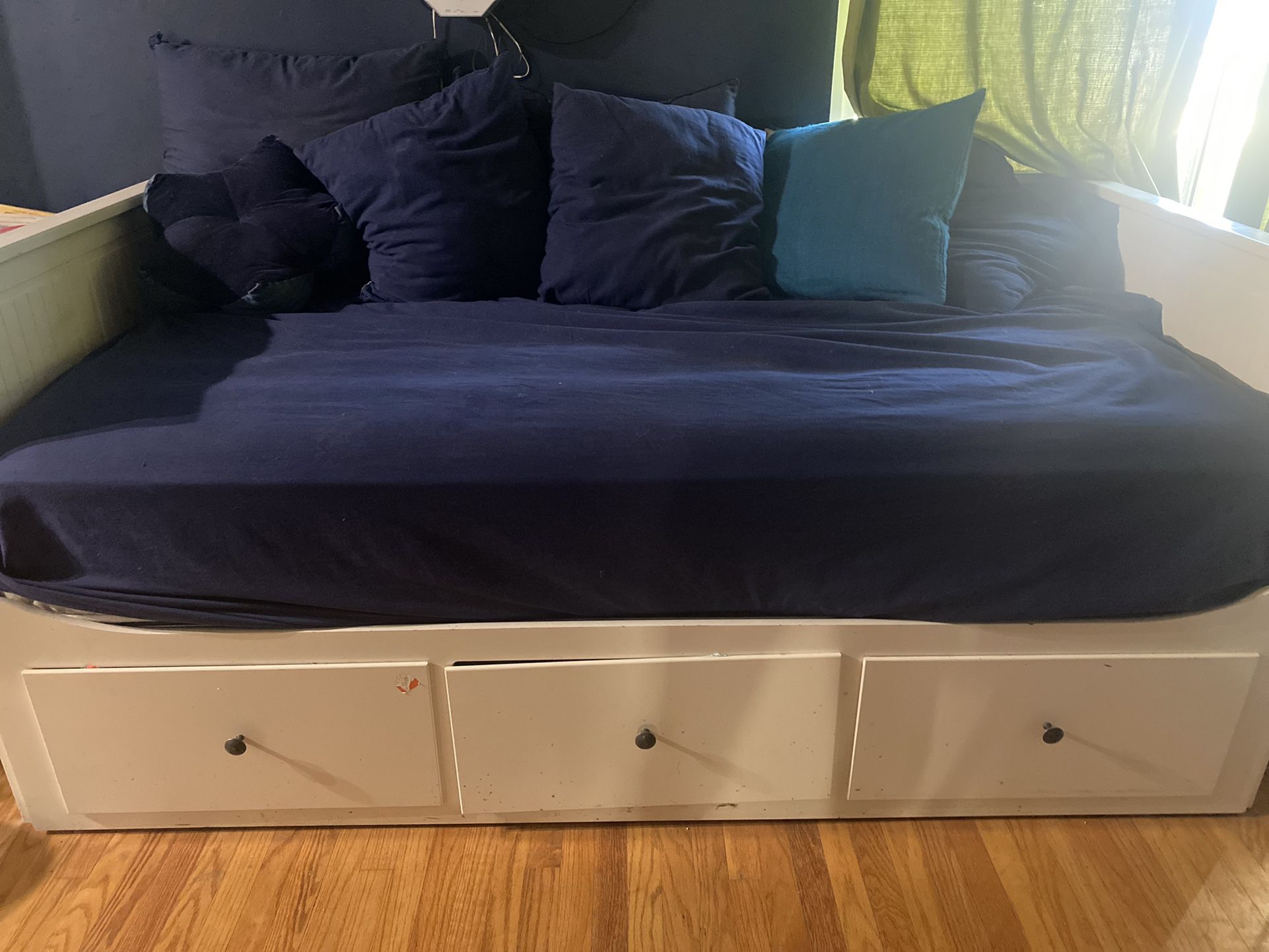 IKEA Daybed/Couch With Drawers