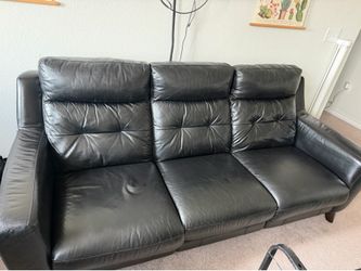 Set of leather reclining couches