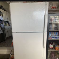 Household GE Refrigerator Fridge Freezer Great For Garage (free local delivery)