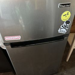 Magic Chef Mini Fridge Stainless Steel 3.1 cu ft 