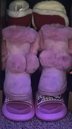 Pink boots with fur top