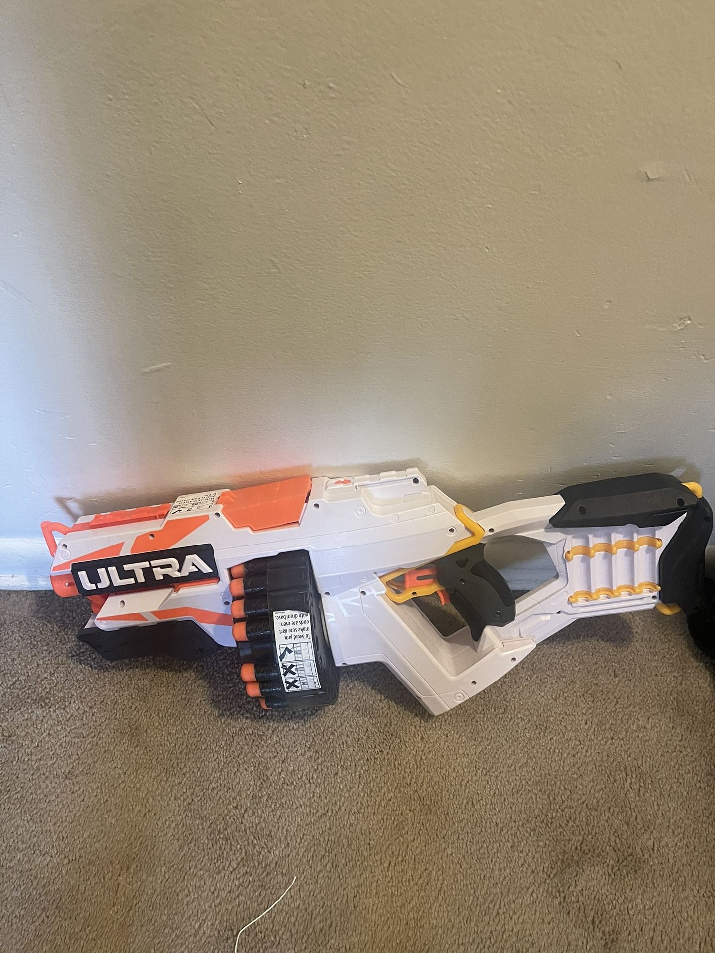 Nerf ultra one, Comes with nerf darts (READ DESCRIPTION)