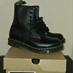 Dr Martens 1460W Size 8