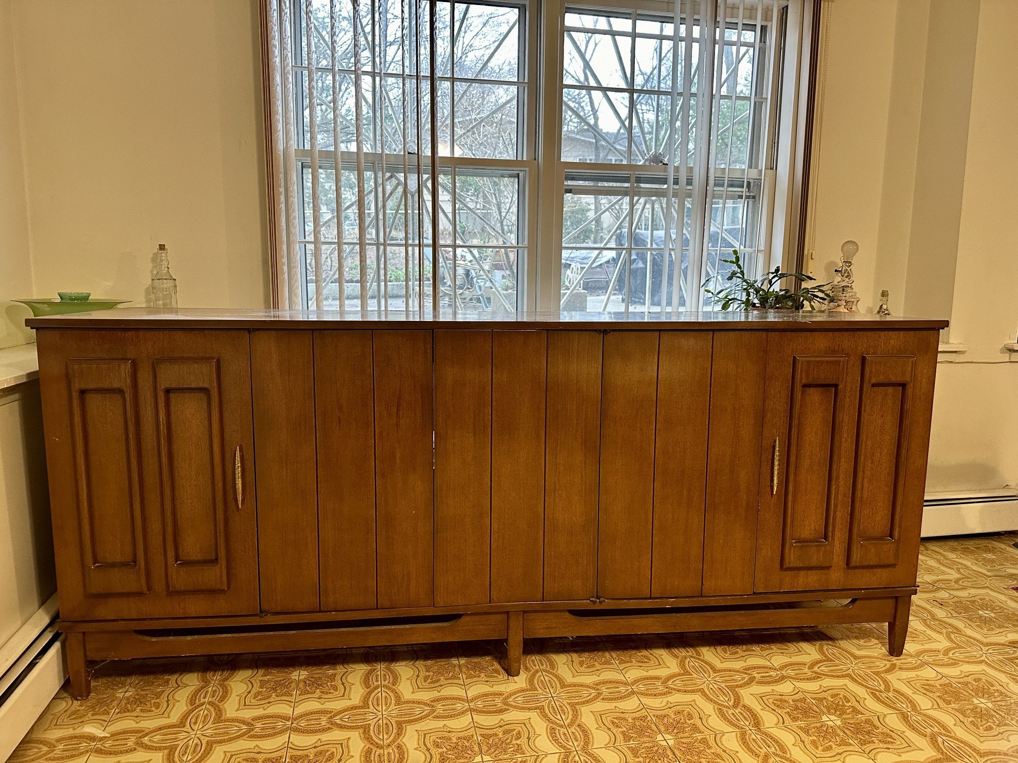 Mid-Century Entertain