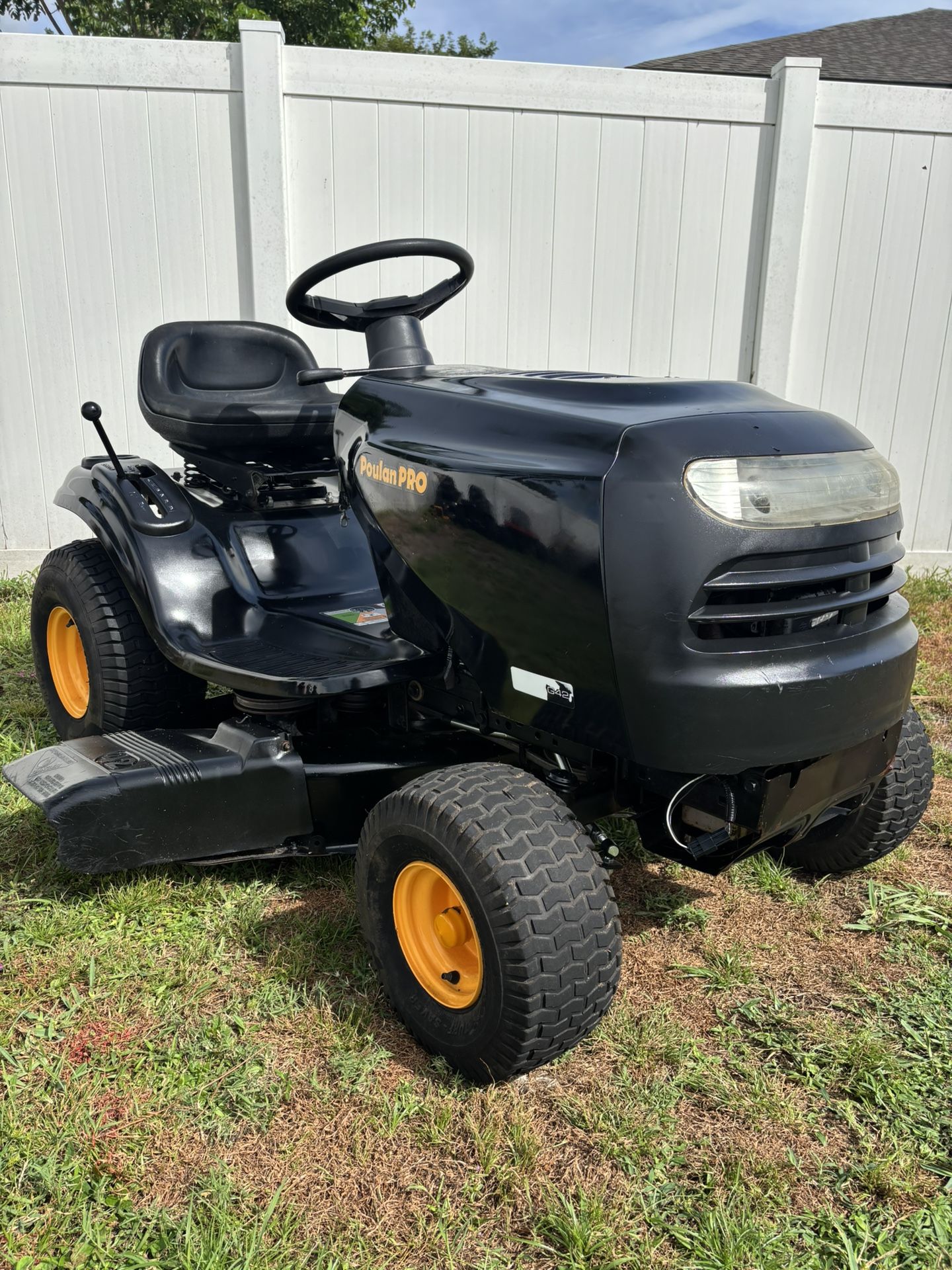 Poulan Pro Riding Lawn Mower