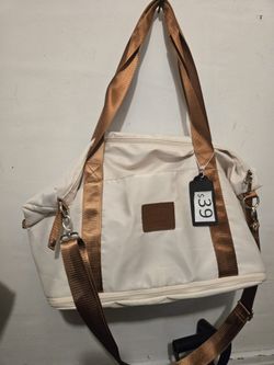 Wholesale 300 Piezas High Quality Backpack Boots Sneakers Handbags & More 