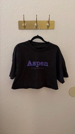 Aspen Colorado Black Graphic Crop Tee