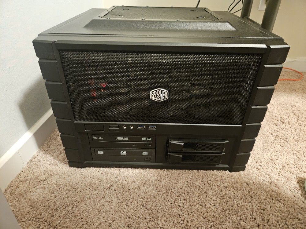 Cooler Master Haf XB Computer i7-7700K, gtx 1080, 32GB DDR4, 1TB Nvme M.2 ssd, 500GB sata ssd.