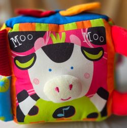 Melissa and Doug Musical Farmyard Cube