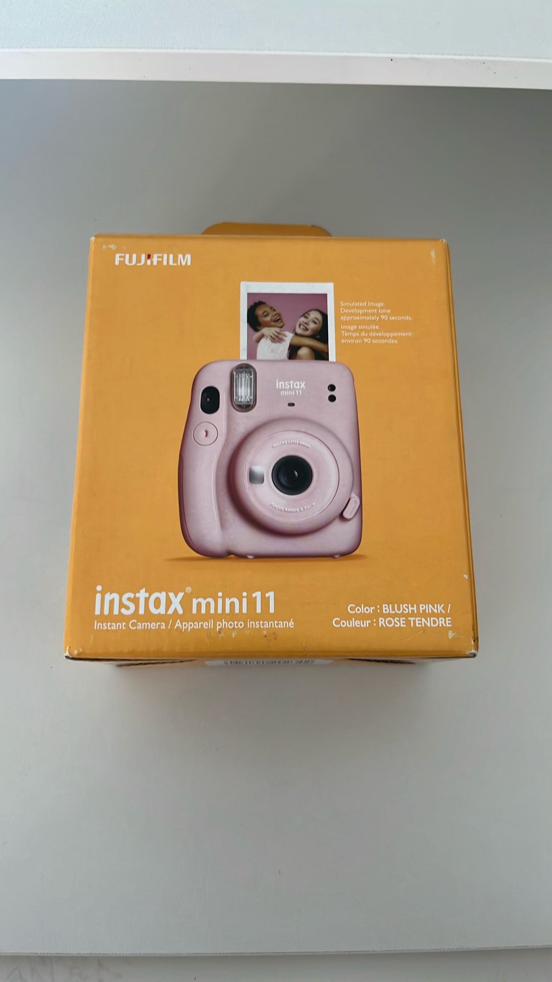 Brand New Instax Mini 11 Camara