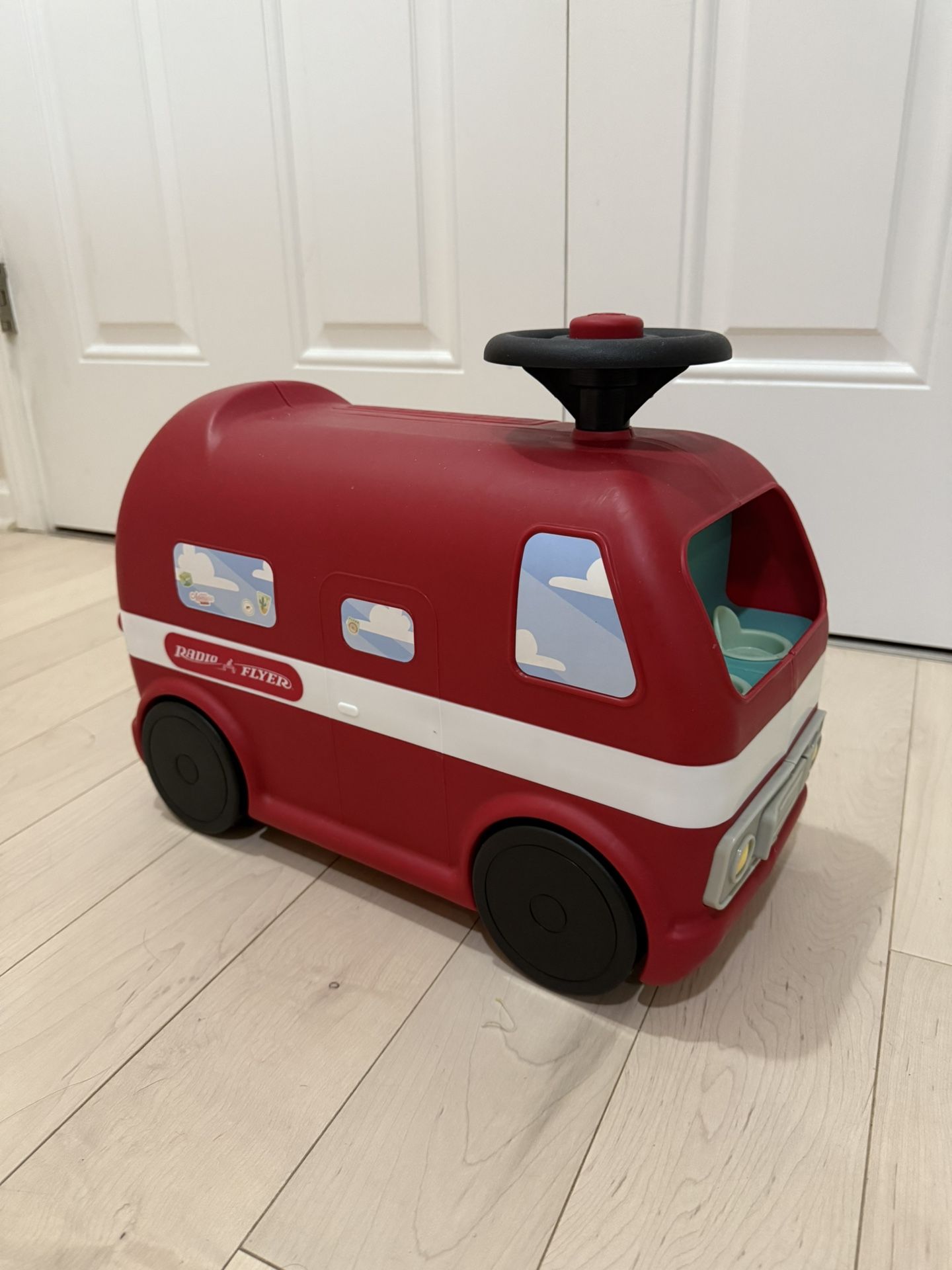 Radio Flyer Ride On Camper