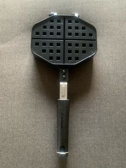EZ COOKER Black Stovetop Handheld Waffle Maker Cookware Pan For Home Cooks NWOT
