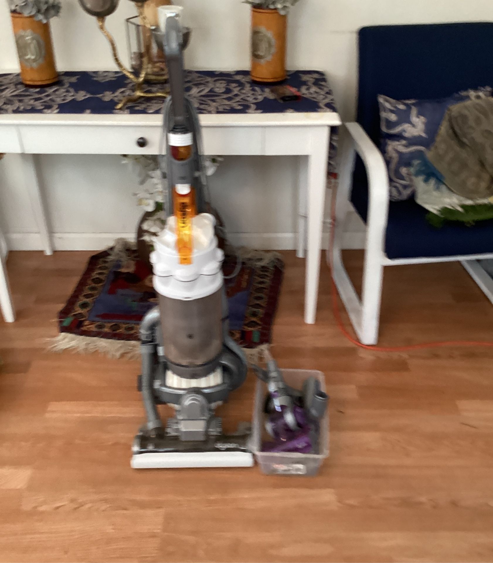 Dyson vacuum cleaner works perfect excellent condition all the attachment is include